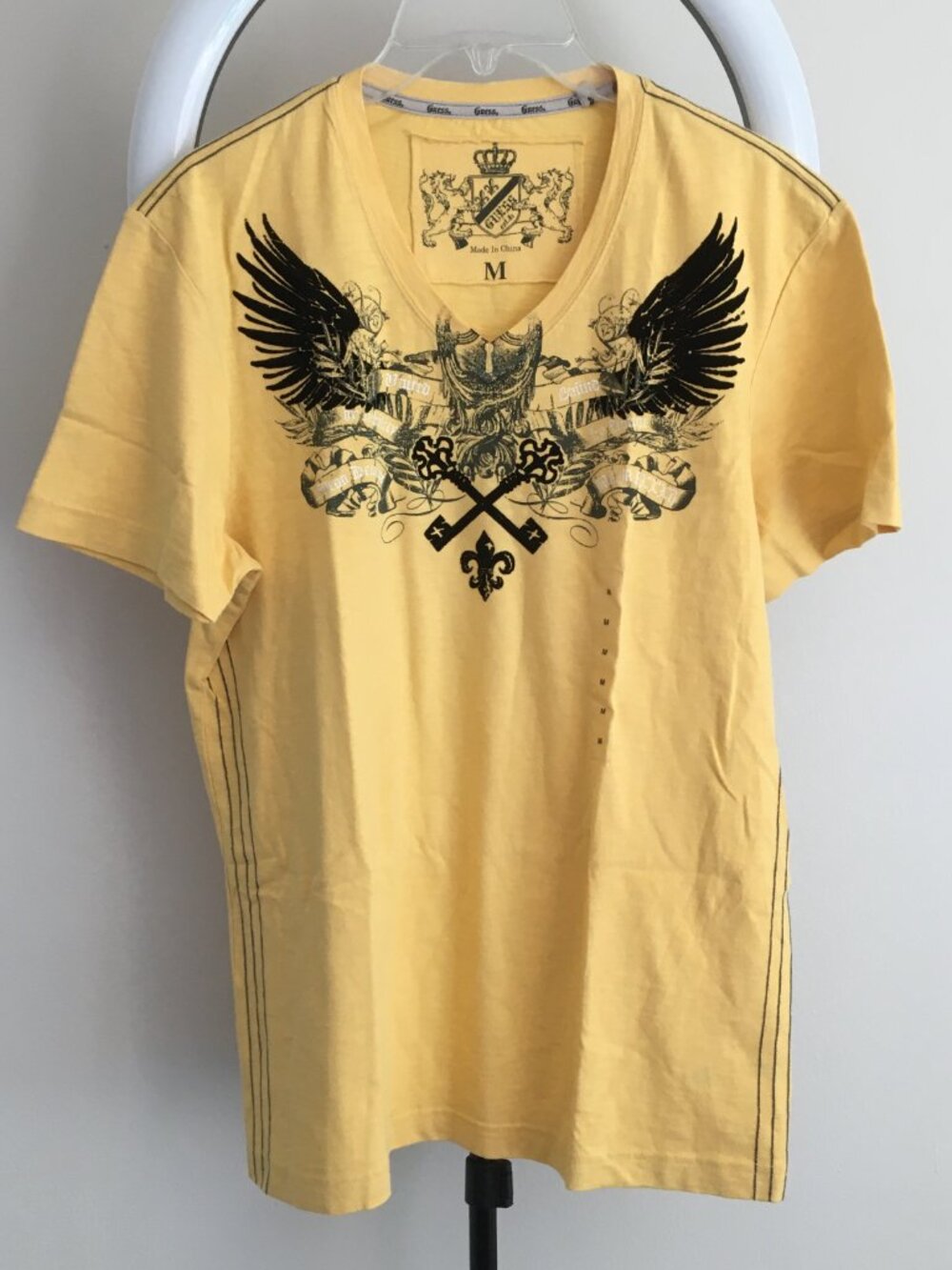 NWT GUESS Yellow Black Print Short Sleeve V Neck Cotton Tee Shirt